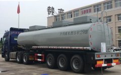 30噸普貨槽罐車價格，凈水劑槽罐車圖片，供液半